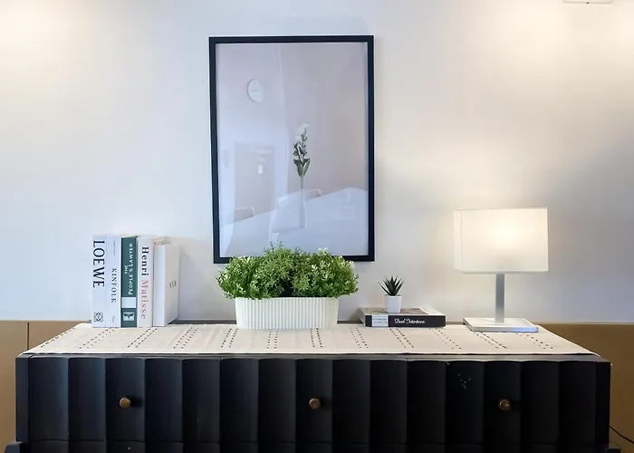 Luxury Modern 2br 145 Sqm - Bts Asok - Ultra Fast Wifi * 曼谷