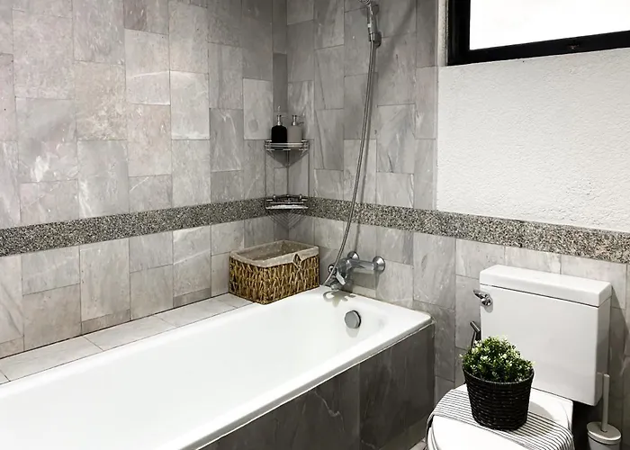 公寓 Luxury Modern 2br 145 Sqm - Bts Asok - Ultra Fast Wifi *