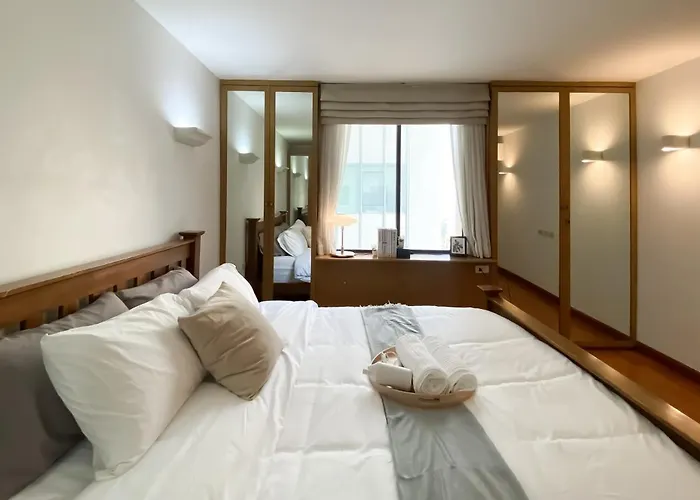 Luxury Modern 2br 145 Sqm - Bts Asok - Ultra Fast Wifi 曼谷