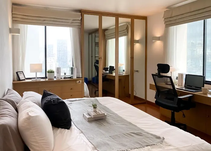 Luxury Modern 2br 145 Sqm - Bts Asok - Ultra Fast Wifi 公寓